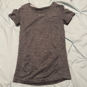 Nike Dri-FIT ADV Aura Women's Grey Slim-Fit Short-
Sleeve Top